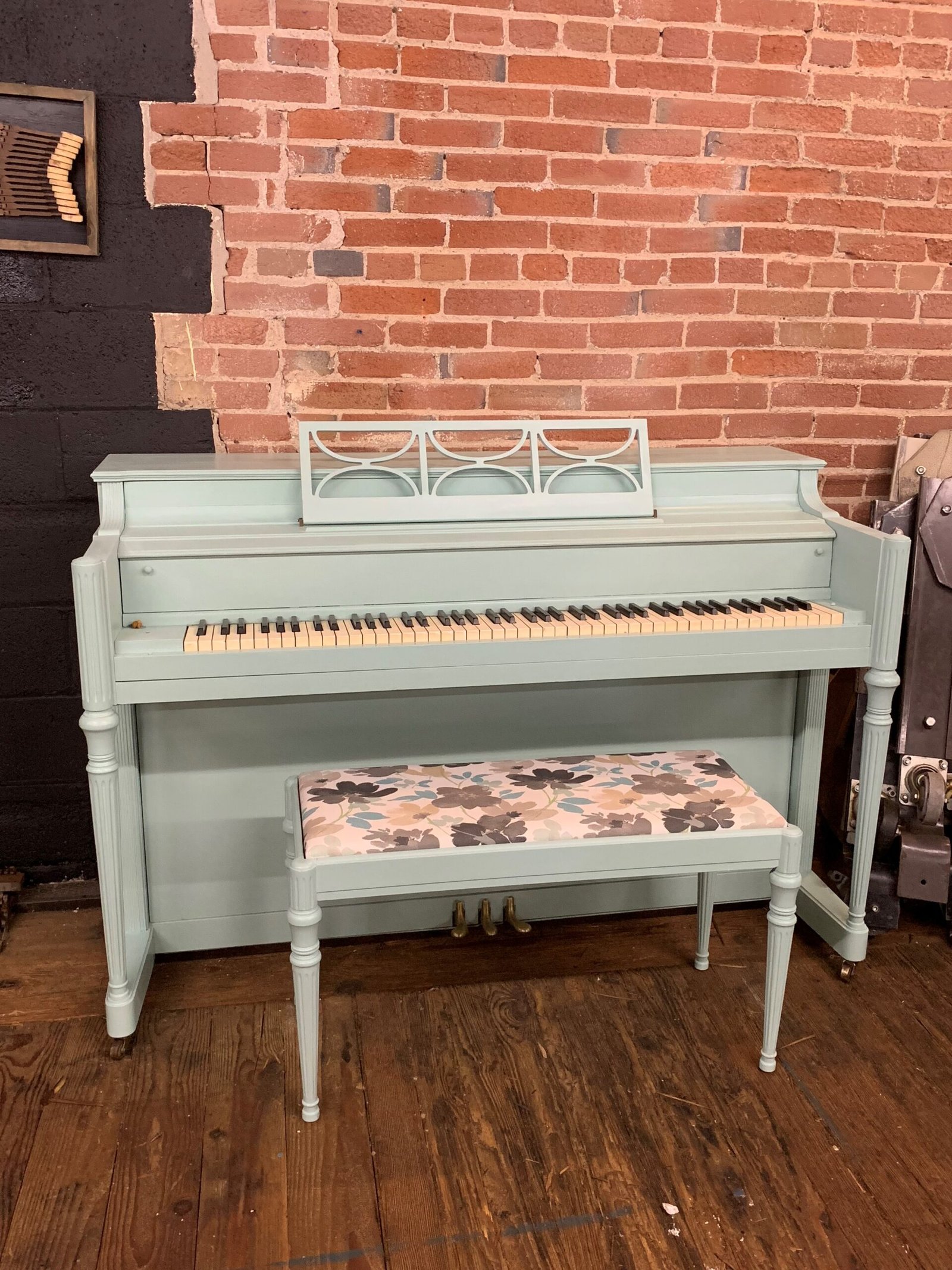 SEAFOAM Green Spinet: pięknySEAFOAM Green Spinet: piękny  