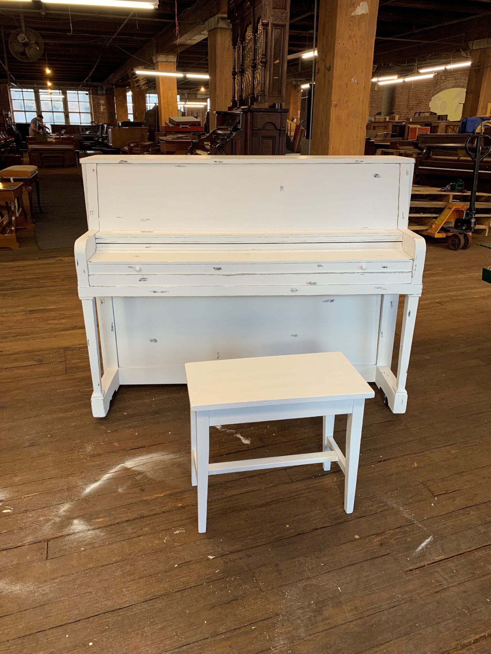 Farmhouse Piano: For the biggest current trend in home décor, check out