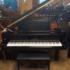 REDUCED PRICE! 1998 Yamaha Model GH1 High Polish Ebony 5'2" Baby Grand Piano $8,499