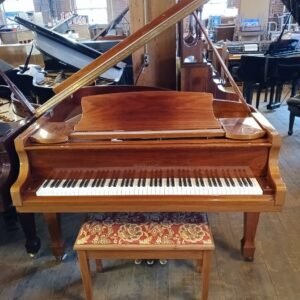 REDUCED PRICE! 1994 Samick SG-155 High Polished Walnut 5' Grand Piano $3,999